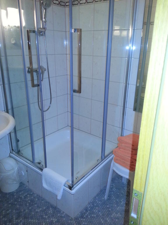Alte Rathausschaenke - Hotel Garni Munden  Ruang foto