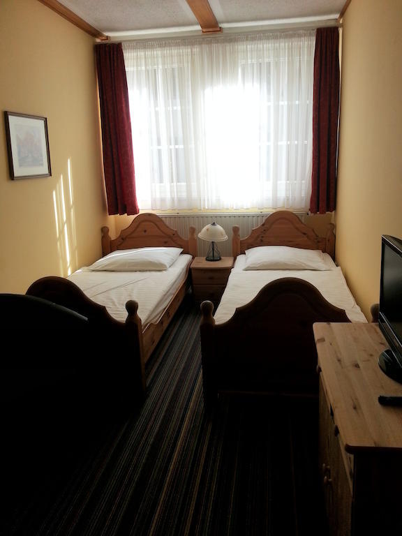 Alte Rathausschaenke - Hotel Garni Munden  Bagian luar foto